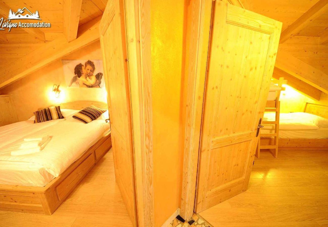 Ferienwohnung in Livigno - Chalet Lucky Attic Exlusive Chalet with fireplace 
