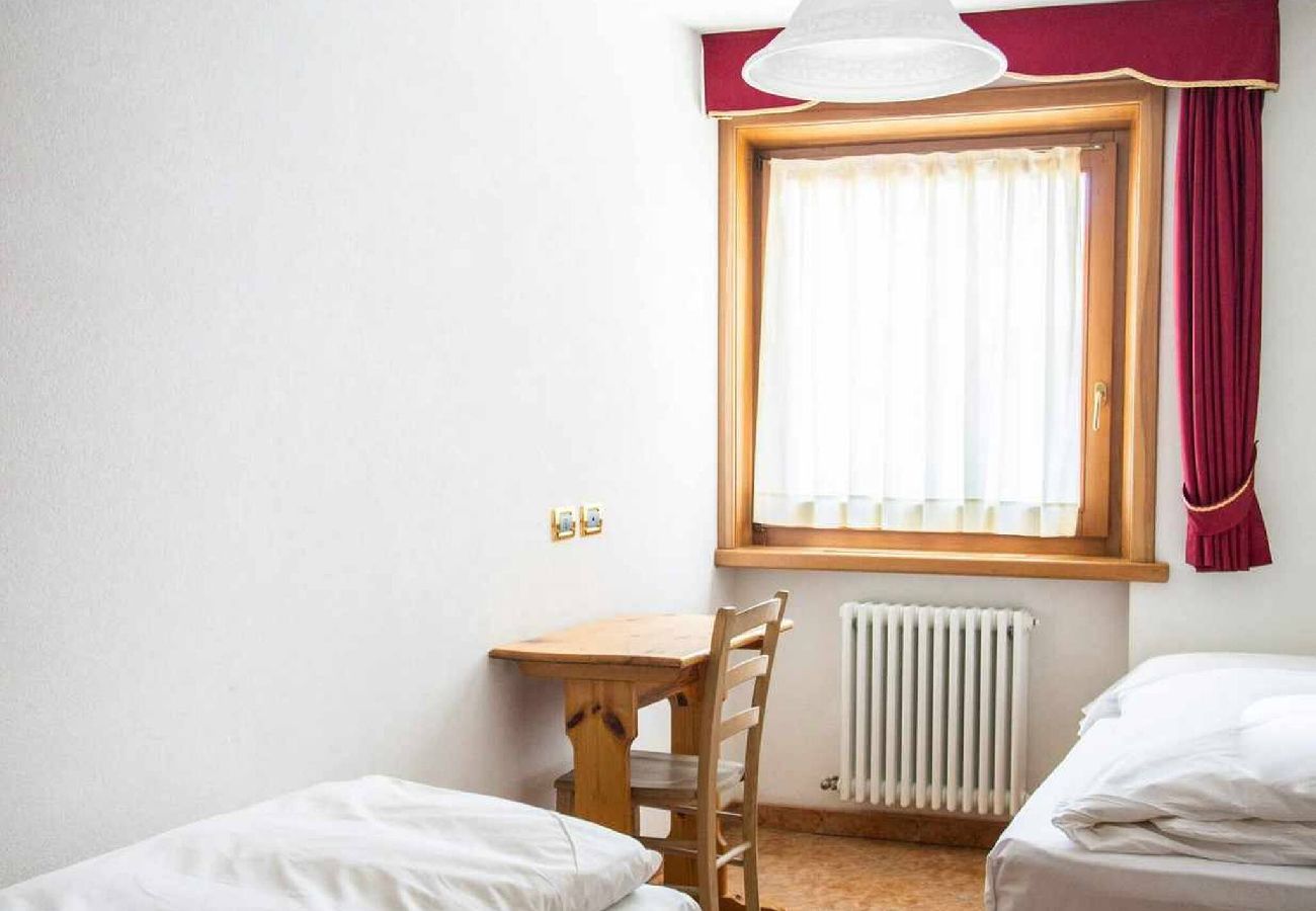 Ferienwohnung in Livigno - Dreizimmerwohnung mit Balkon und Bergblick