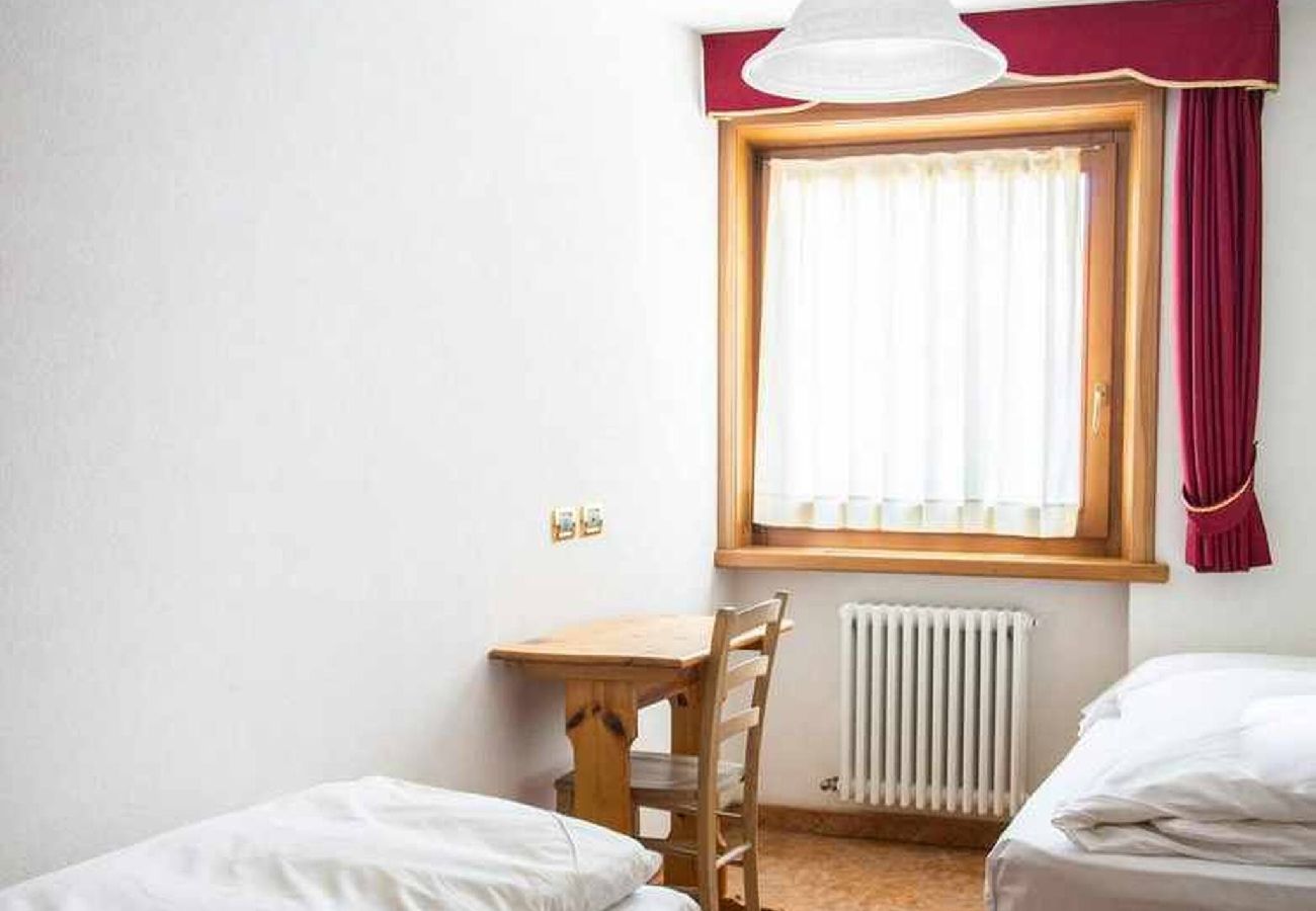 Ferienwohnung in Livigno - Dreizimmerwohnung mit Balkon und Bergblick