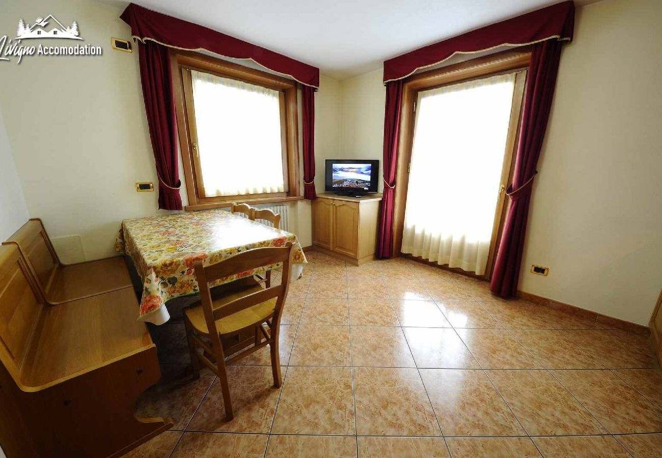 Ferienwohnung in Livigno - Dreizimmerwohnung mit Balkon und Bergblick