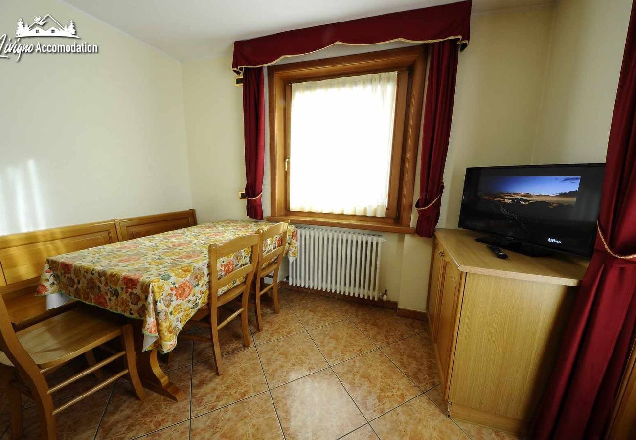 Ferienwohnung in Livigno - Dreizimmerwohnung mit Balkon und Bergblick