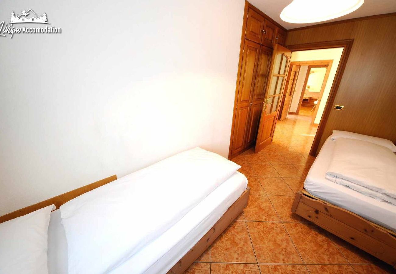 Ferienwohnung in Livigno - Dreizimmerwohnung mit Balkon und Bergblick