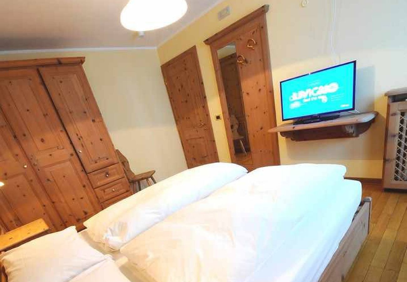 Ferienwohnung in Livigno - Dreizimmerwohnung mit Balkon und Bergblick