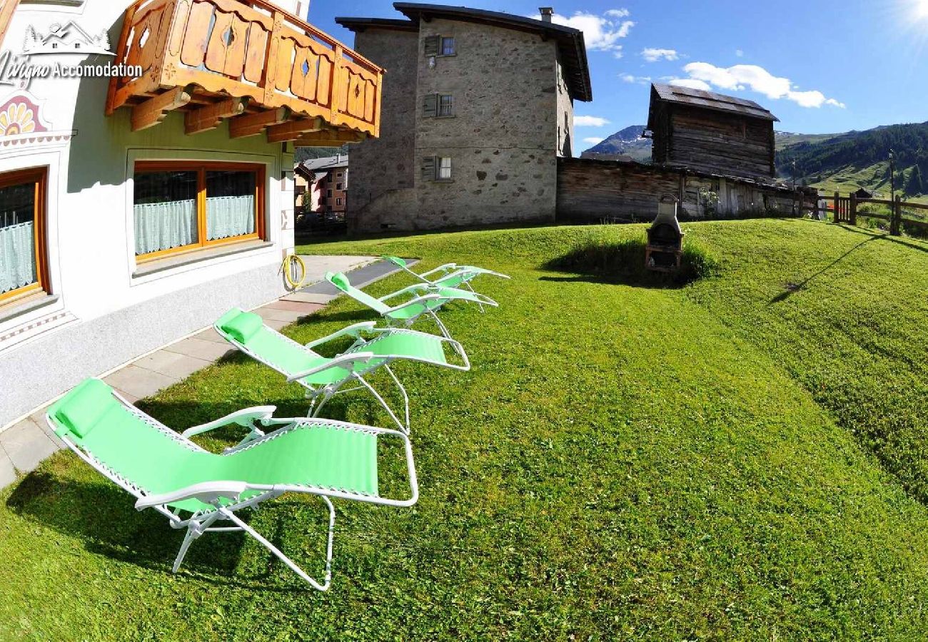 Ferienwohnung in Livigno - Dreizimmerwohnung mit Balkon und Bergblick