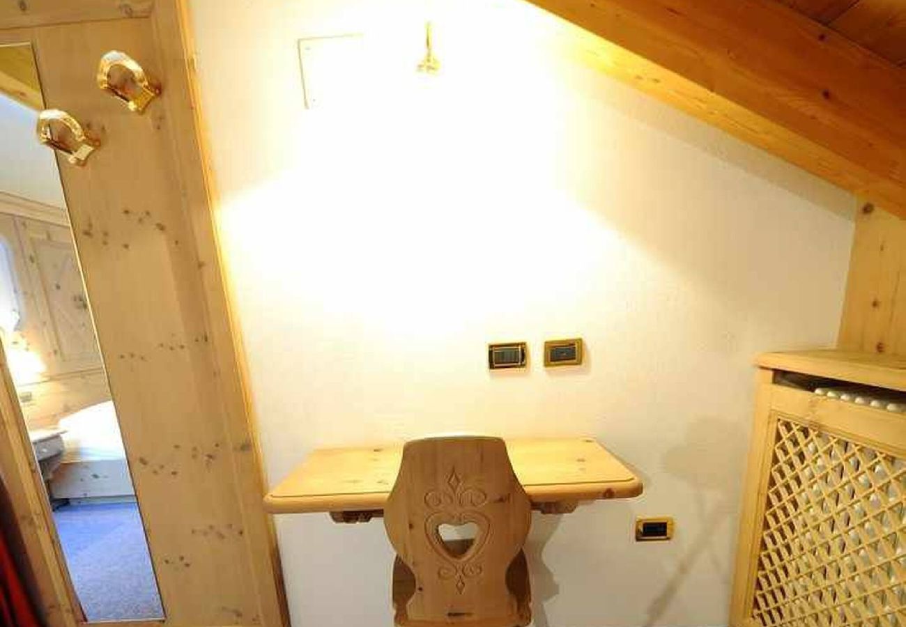 Ferienwohnung in Livigno - Dreizimmerwohnung mit Balkon und Bergblick