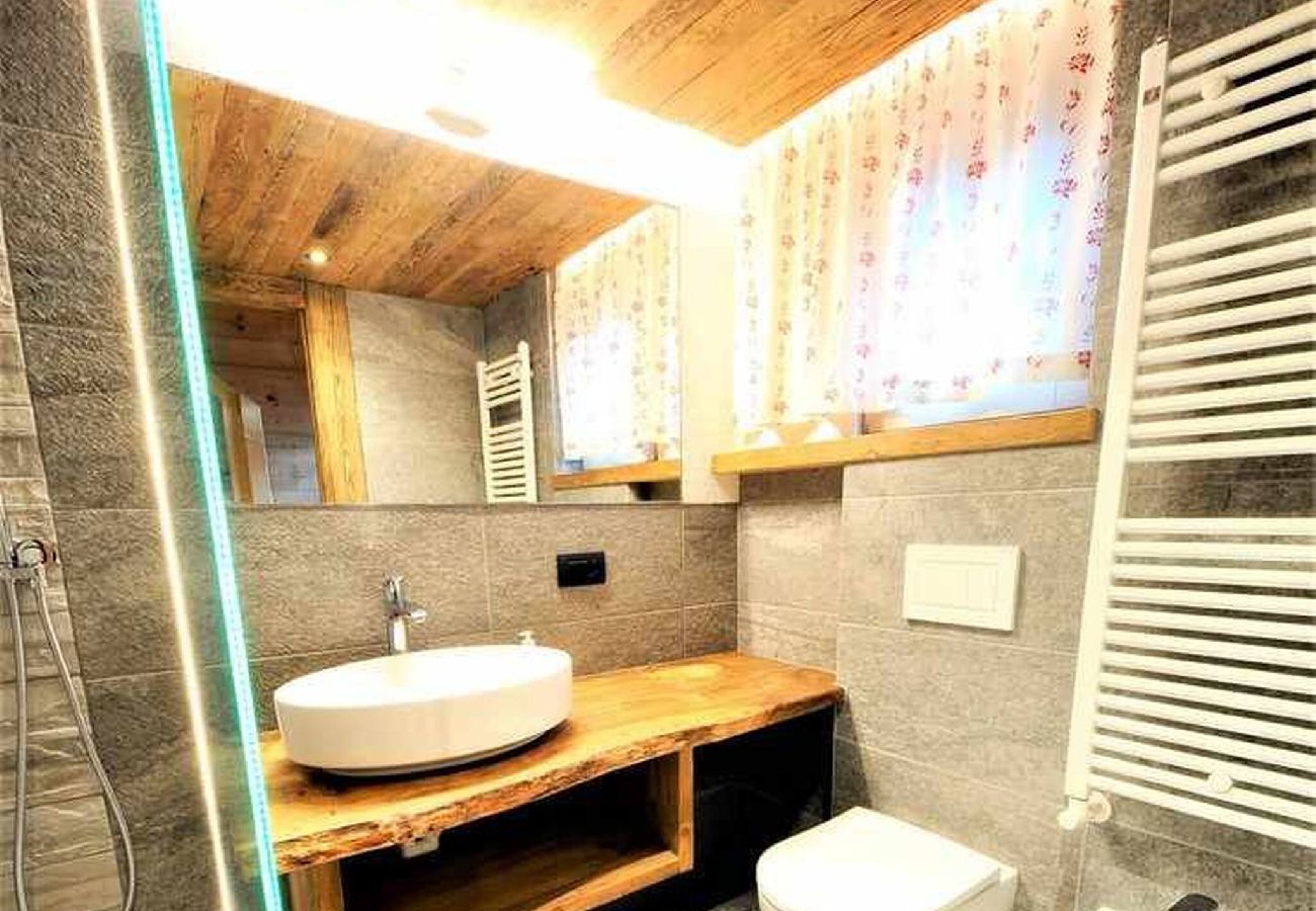 Chalet in Livigno - Mountain Chalet Scoiattolo 