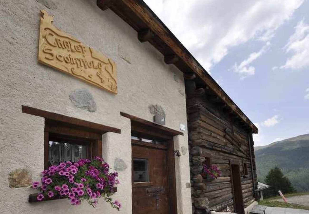 Chalet in Livigno - Mountain Chalet Scoiattolo 