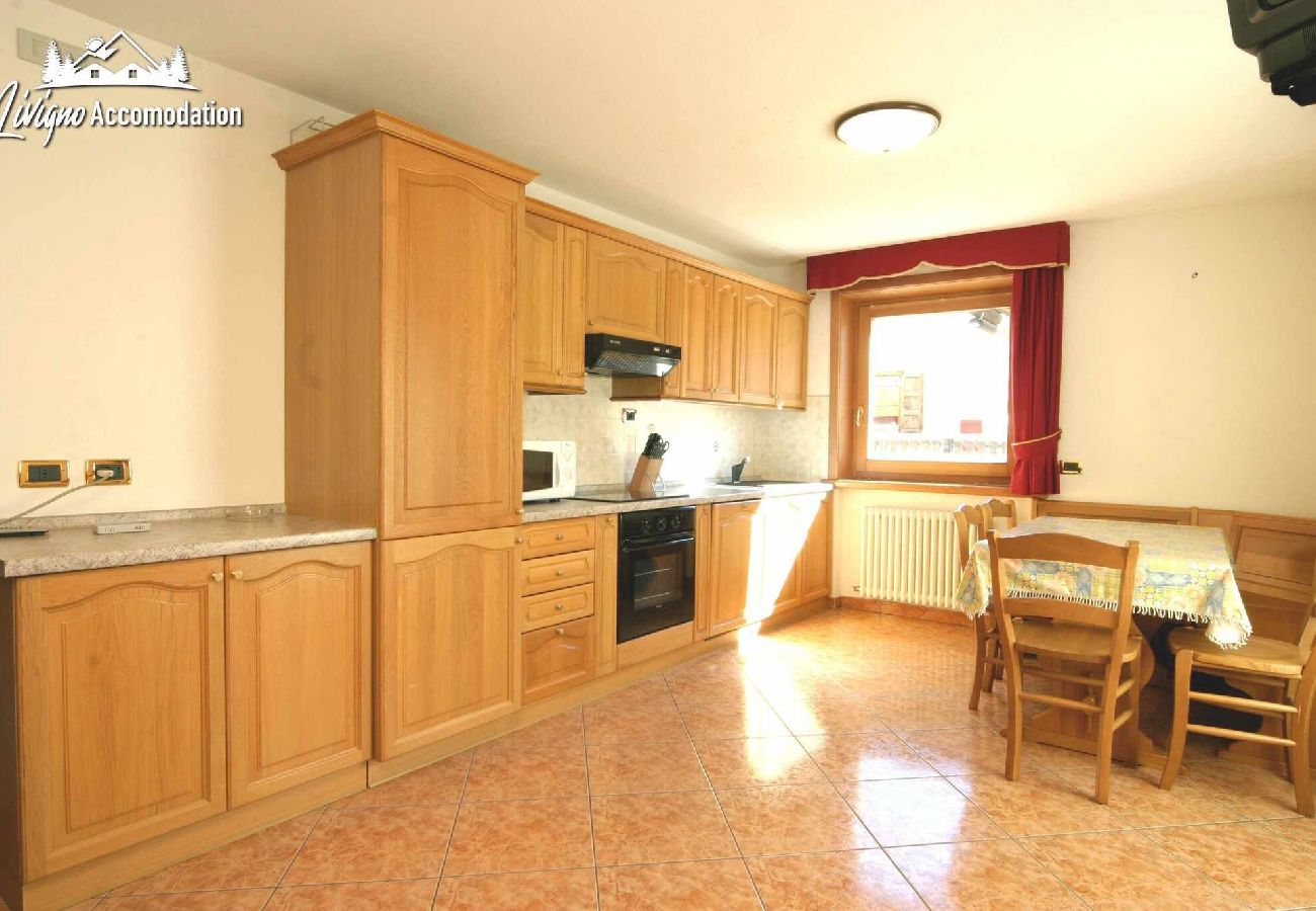 Ferienwohnung in Livigno - Dreizimmerwohnung mit Balkon und Bergblick