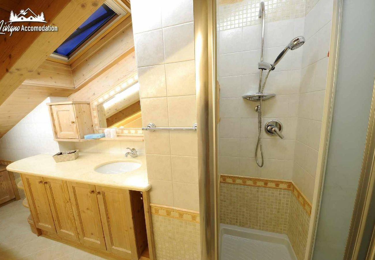 Apartment in Livigno - Chalet Lucky Attic Exlusive Chalet with fireplace 