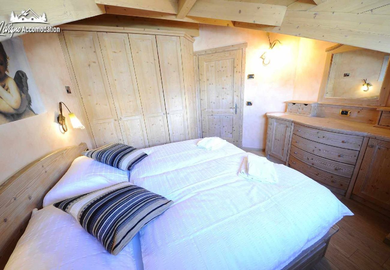 Apartment in Livigno - Chalet Lucky Attic Exlusive Chalet with fireplace 