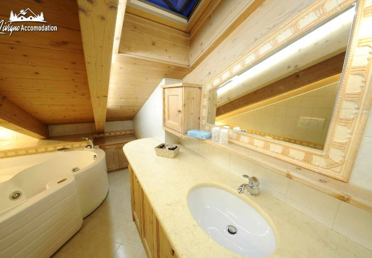 Apartment in Livigno - Chalet Lucky Attic Exlusive Chalet with fireplace 