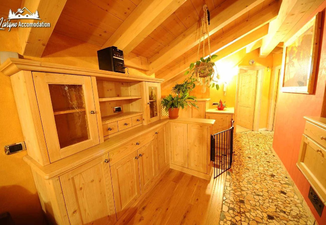 Apartment in Livigno - Chalet Lucky Attic Exlusive Chalet with fireplace 