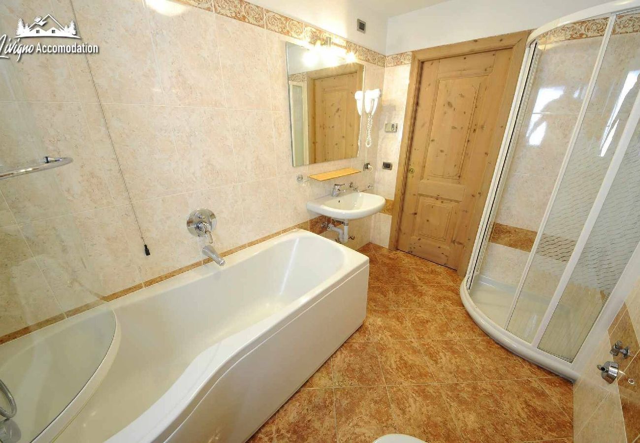 Apartment in Livigno - Three-room apartment with balcony and mountain view