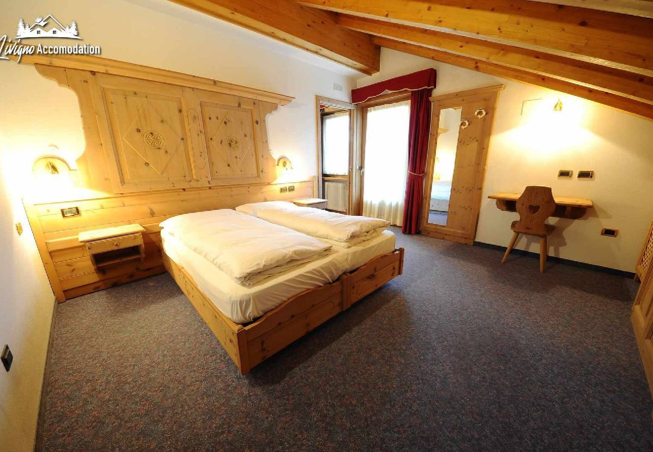 Apartment in Livigno - Three-room apartment with balcony and mountain view