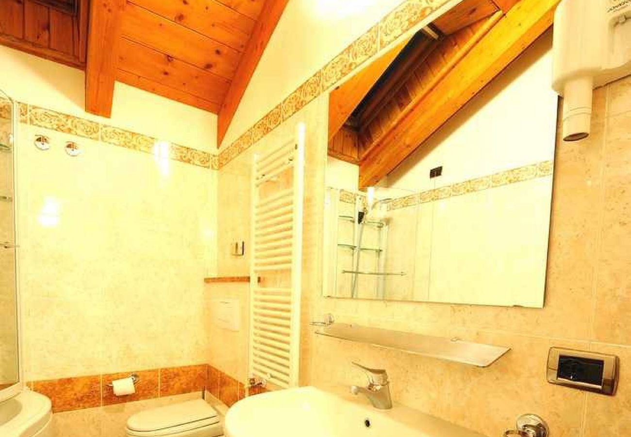 Apartment in Livigno - Three-room apartment with balcony and mountain view