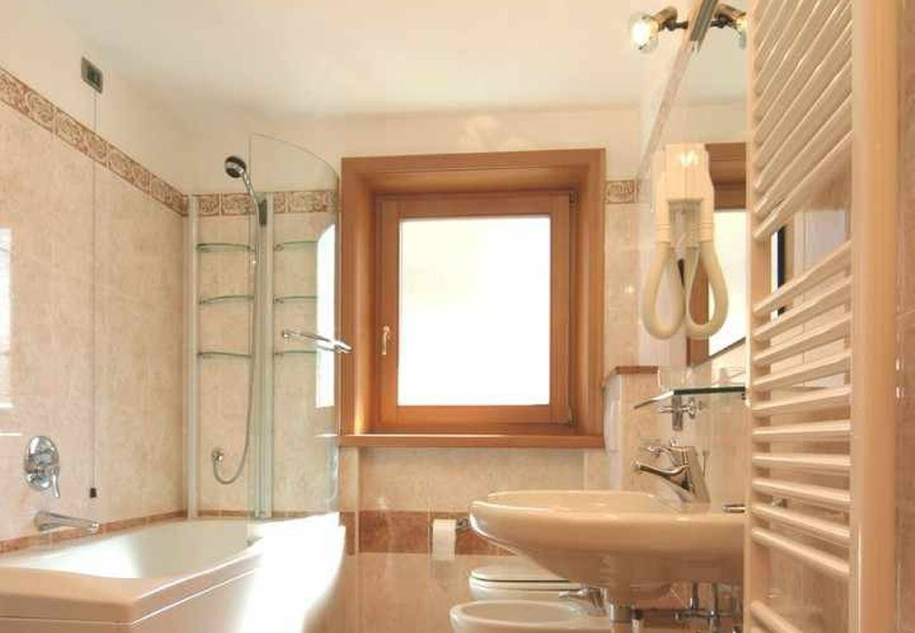 Apartment in Livigno - Three-room apartment with balcony and mountain view