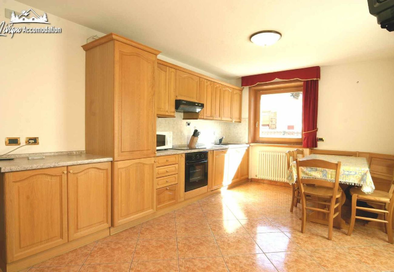 Apartment in Livigno - Three-room apartment with balcony and mountain view