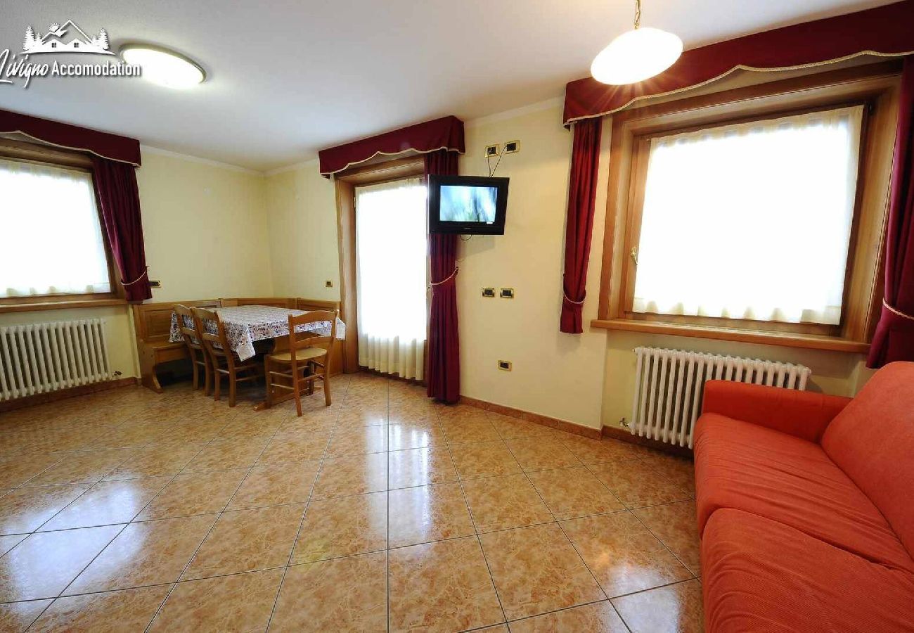 Apartment in Livigno - Three-room apartment with balcony and mountain view